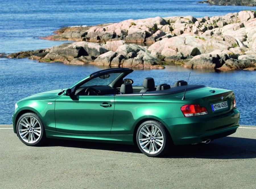  BMW 1-Series Convertible 2007 года  (фото 16 из 36)